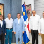 Elmerk Jonas impulsa el primer Foro Legislativo Plus junto a senadores