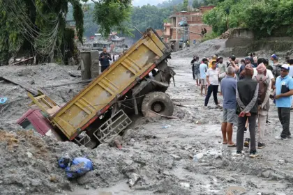 Japón envía expertos a Nepal para identificar víctimas tras devastadora riada