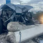 Accidente en Santiago: yipeta derriba postes y provoca explosiones en la Estrella Sadhalá