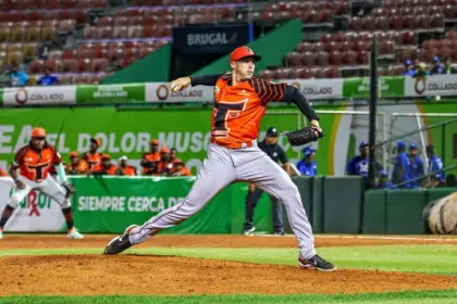 Toros del Este anuncian regreso de Aaron Sánchez y Carlos Rodríguez