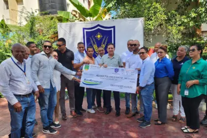 Eberto Núñez inicia construcción de glorieta en parque de Los Maestros
