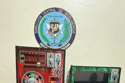 Policía incauta máquinas tragamonedas y drogas en operativos en La Vega