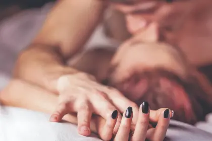 ¿Menos sexo en la pareja significa crisis? Esto dice la psicología