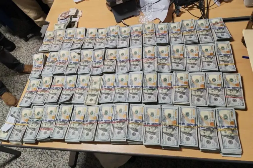 Aduanas incauta más de 600 mil dólares a pasajero colombiano en el AILA
