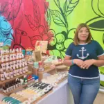 Artesanos en Punta Cana demandan mayor apoyo y espacios en el turismo