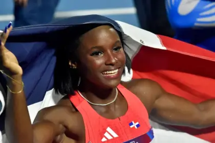 Liranyi Alonso brilla en Muscat con oro y plata en atletismo internacional