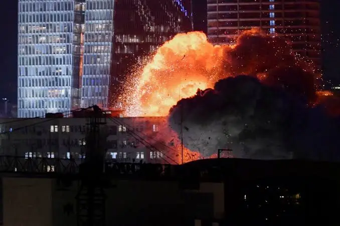 Impactante video: Misil israelí explota cerca de equipo de prensa en Gaza