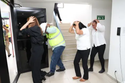 Intrant completa evacuación en 95 segundos durante simulacro nacional de terremoto