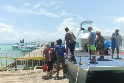 Muelle de Samaná en estado crítico pone en riesgo el turismo local