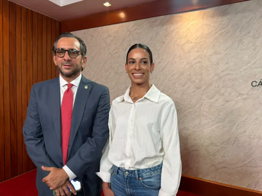 Bianca Acosta: el oro dominicano que brilla en el Congreso Nacional