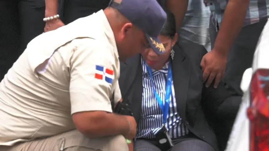 Emergencia en simulacro de terremoto: empleada sufre fractura en El Huacal