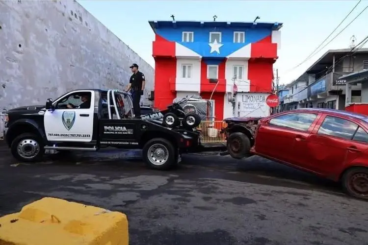 San Juan retira más de 5,000 vehículos abandonados desde 2021