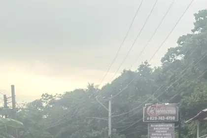 Lluvias en Las Terrenas afectan tránsito en el sector La Ceiba