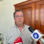 Fondeur defiende obras en Santiago ante críticas de la oposición