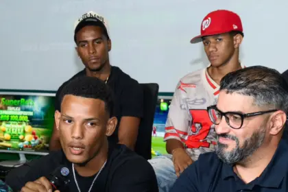Feudri Franco y Junior Desir: tenso cara a cara previo al combate en el Teo Cruz