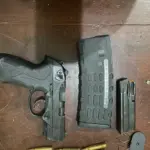 Detienen a dos tras balacera entre bandas rivales en Moca, Espaillat