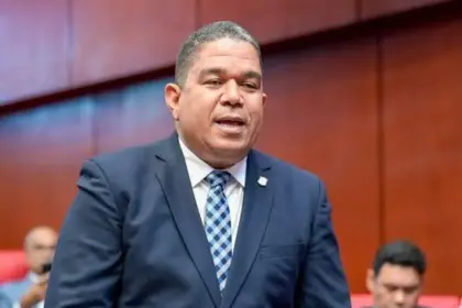 Inhabilitan registros de empresas vinculadas al senador Moisés Ayala