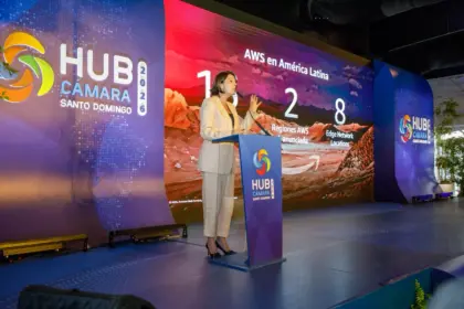 Gobierno y Amazon lanzan 50 mil becas de IA en República Dominicana
