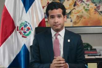Omar Fernández critica estancamiento educativo en pruebas PISA 2025