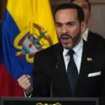 Juez ordena a De la Espriella retirar fotos con cadáveres en redes