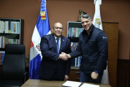 MESCyT y Arajet impulsan formación técnica para la aviación dominicana