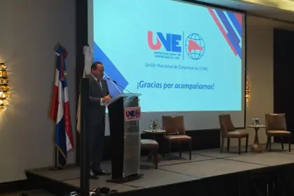 UNE propone reformar ITBIS y anticipos para impulsar liquidez empresarial