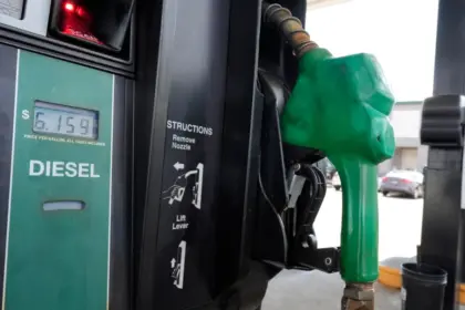 Precio del diésel supera los 6 dólares en EE. UU. y amenaza la inflación