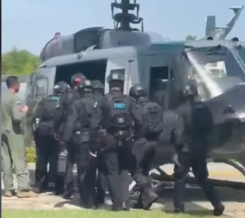 Policía despliega unidades SWAT en Azua para capturar prófugo de Sabana Yegua