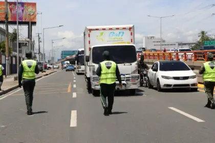 INTRANT y DIGESETT sancionan 41 vehículos pesados por circular mal