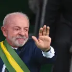 Lula lidera elecciones Brasil mientras Flávio Bolsonaro recorta distancia