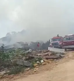 Incendio en vertedero de Las Terrenas genera crisis ambiental en Samaná