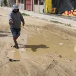 Residentes de La Ureña exigen pavimentación y limpieza de sus calles