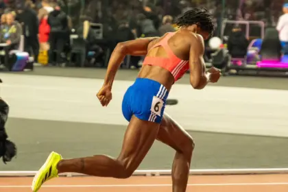 Abinader felicita a Marileidy Paulino tras clasificar a la final en Budapest