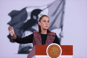 Sheinbaum defiende escuelas públicas y destaca resultados en prueba PISA