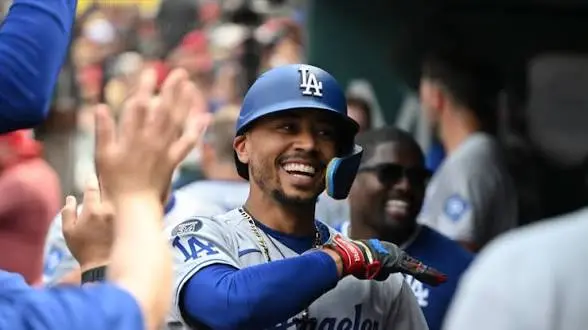 Mookie Betts hace historia con Dodgers: conecta su jonrón 10,000