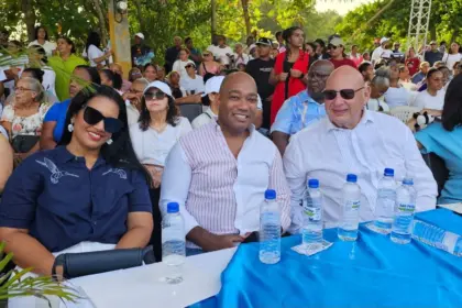 Pedro Catrain reafirma su apoyo a eventos cristianos en Samaná