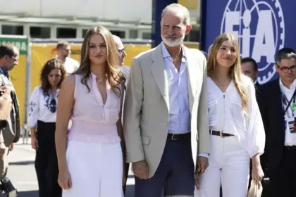 Estrellas y el Rey Felipe VI brillan en el estreno del Madring F1