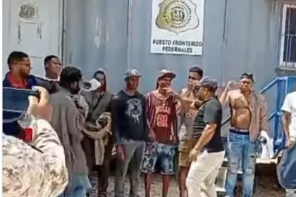 Migración repatria 50 haitianos en Pedernales por alertar operativos migratorios
