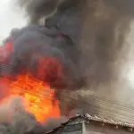 Incendio en La Ciénaga destruye tres viviendas y deja familias afectadas