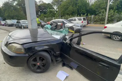 Trágico accidente en Santiago deja una mujer fallecida y un herido grave