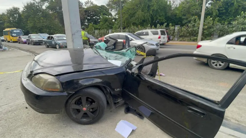 Trágico accidente en Santiago deja una mujer fallecida y un herido grave