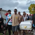 Dan el último adiós a Diddy Glow en el cementerio de Boca Chica
