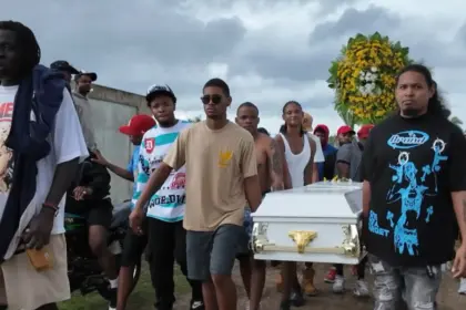 Dan el último adiós a Diddy Glow en el cementerio de Boca Chica
