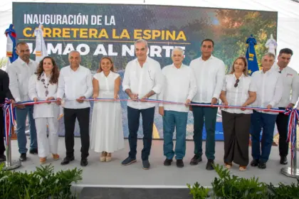 Abinader inaugura carretera Las Espinas en Jamao al Norte tras 36 años