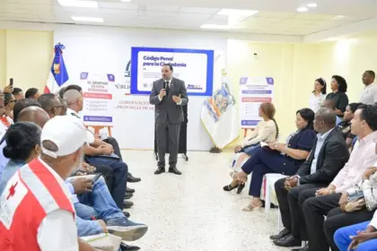 Defensor del Pueblo educa a Monte Plata sobre el nuevo Código Penal