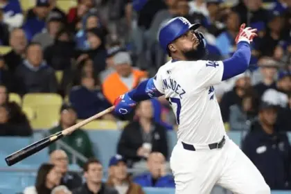 Dodgers clasifican a postemporada e igualan récord histórico de la MLB
