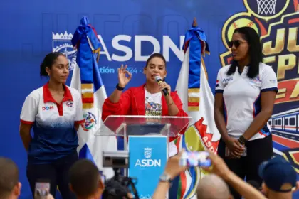 Betty Gerónimo inaugura los primeros Juegos Deportivos de SDN