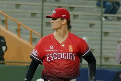 Leones del Escogido refuerzan su pitcheo con Lockhart y Brett de Geus