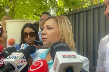 Soraya Suárez insta a acelerar las obras pendientes en Santiago