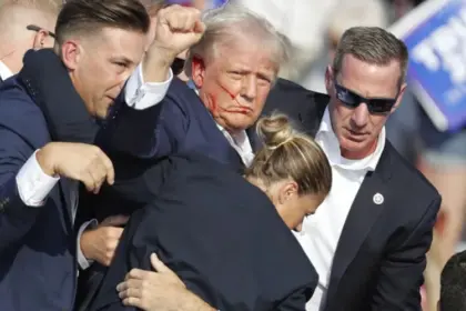 Trump señala complot demócrata tras intento de asesinato en su contra